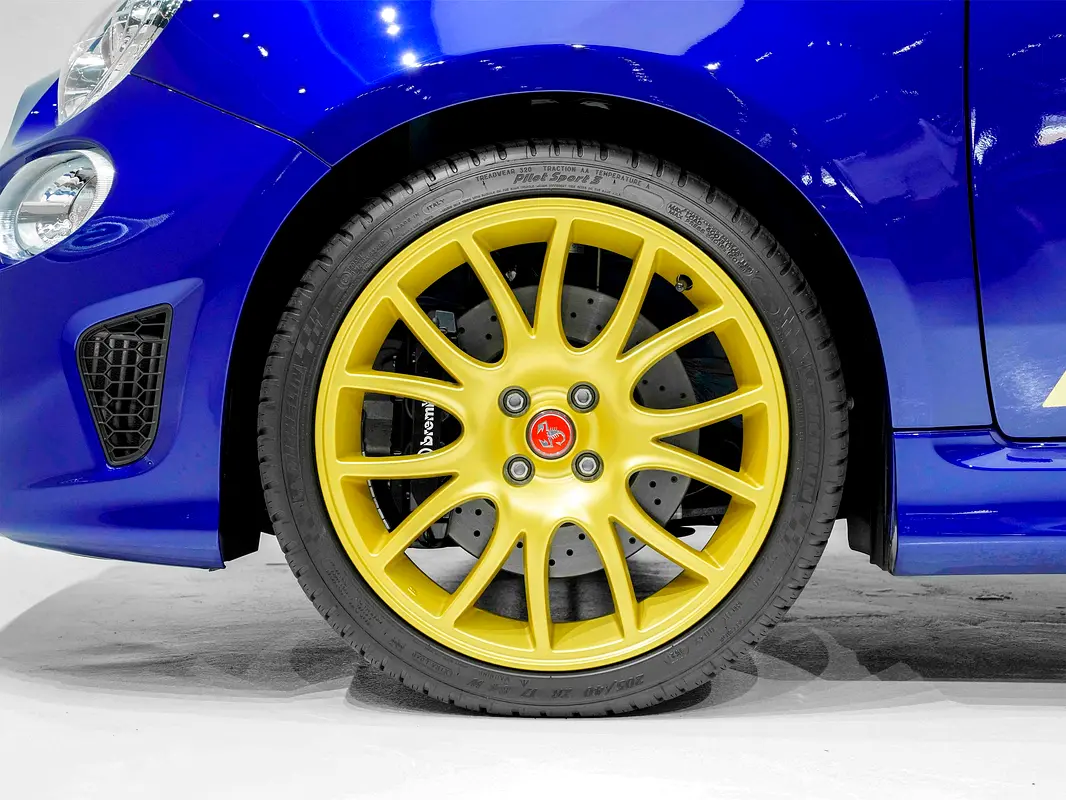 ABARTH 595 Scorpioneoro 2022 - photo 6 - Import Émirats | International Cars