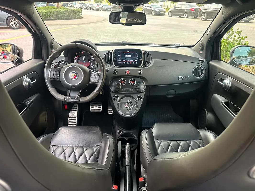 ABARTH 595 Competizione 2022 - photo 7 - Import Émirats | International Cars