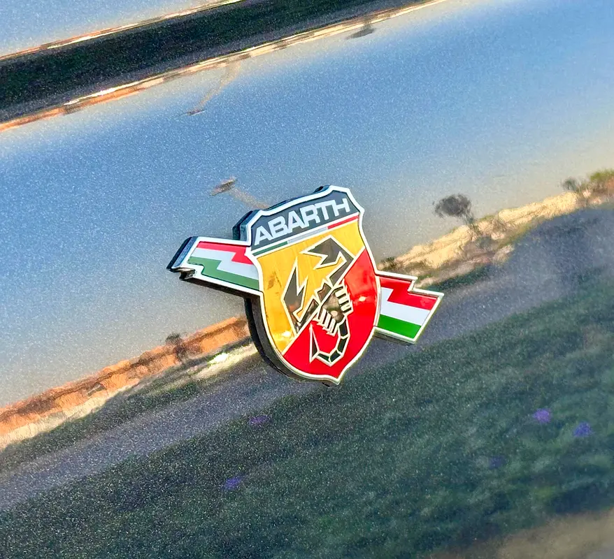 ABARTH 595 Competizione 2022 - photo 9 - Import Émirats | International Cars