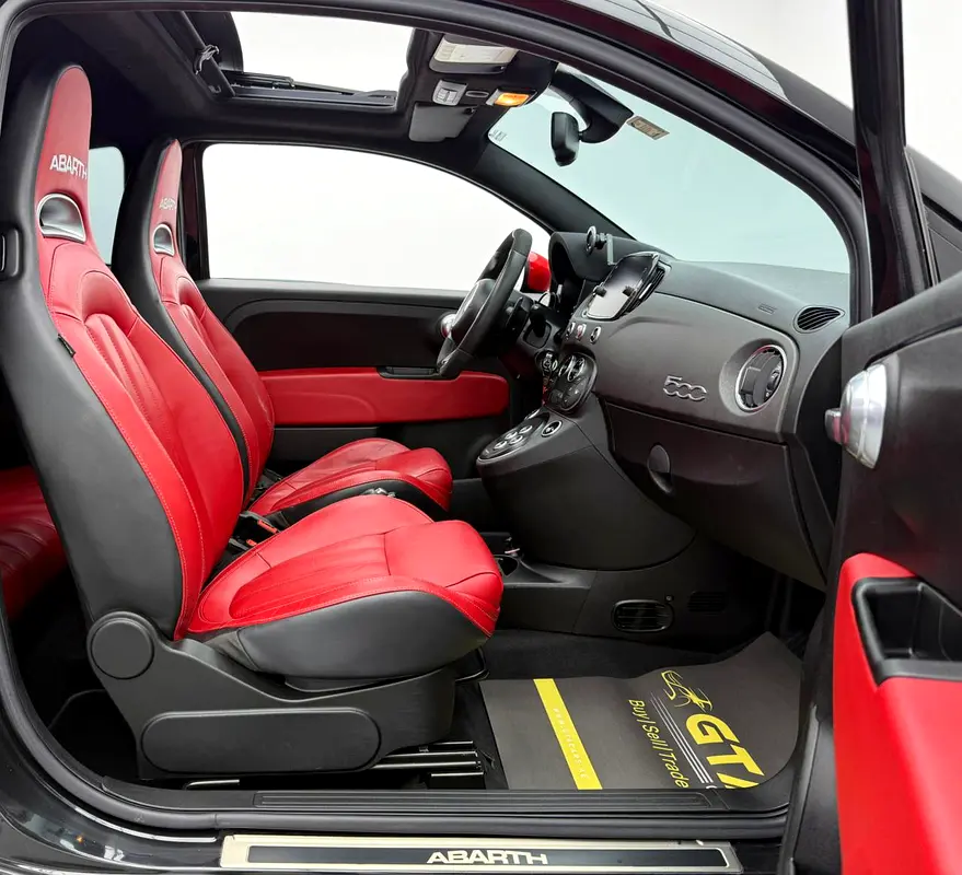 ABARTH 595 Competizione 2019 - photo 12 - Import Émirats | International Cars