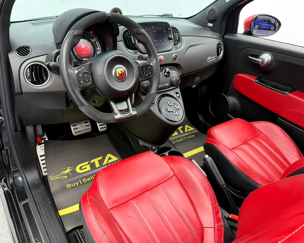 ABARTH 595 Competizione 2019 - photo 8 - Import Émirats | International Cars