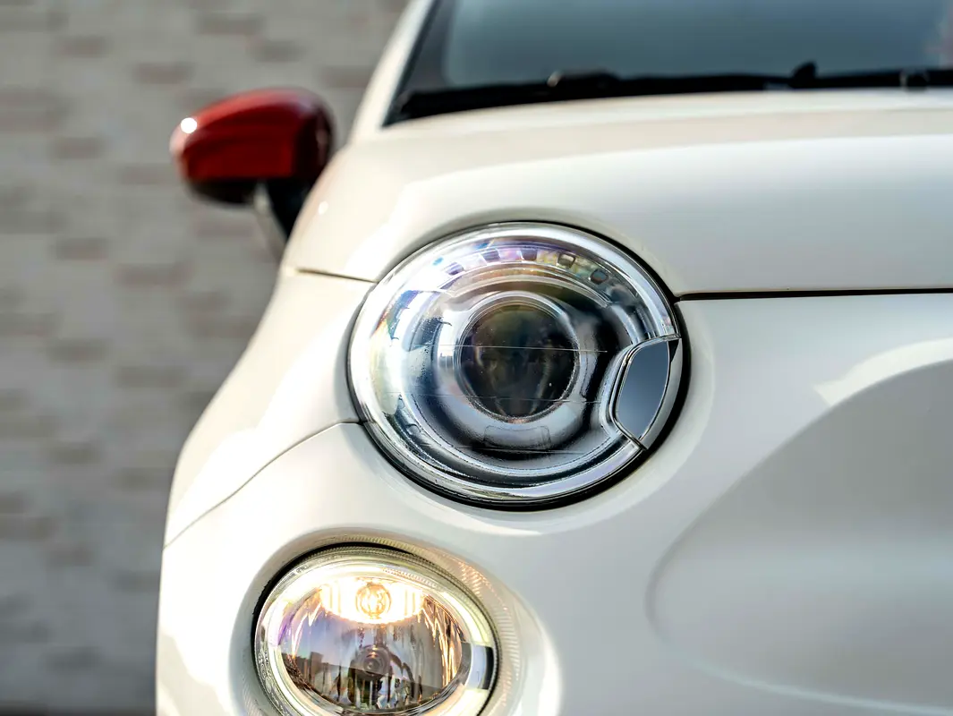 ABARTH 595 Competizione 2021 - photo 5 - Import Émirats | International Cars