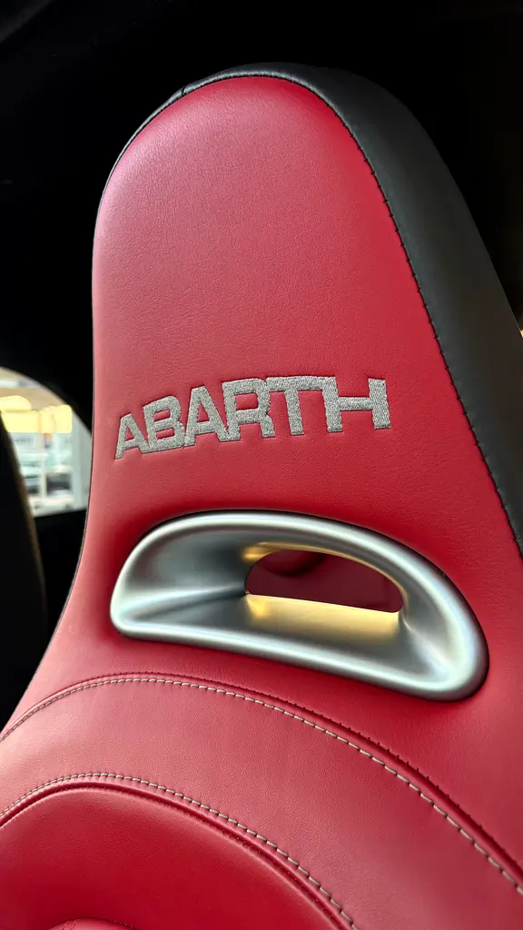 ABARTH 595 Competizione 2021 - photo 5 - Import Émirats | International Cars