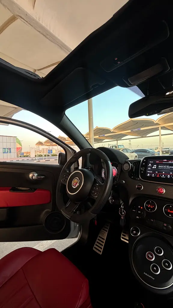 ABARTH 595 Competizione 2021 - photo 7 - Import Émirats | International Cars