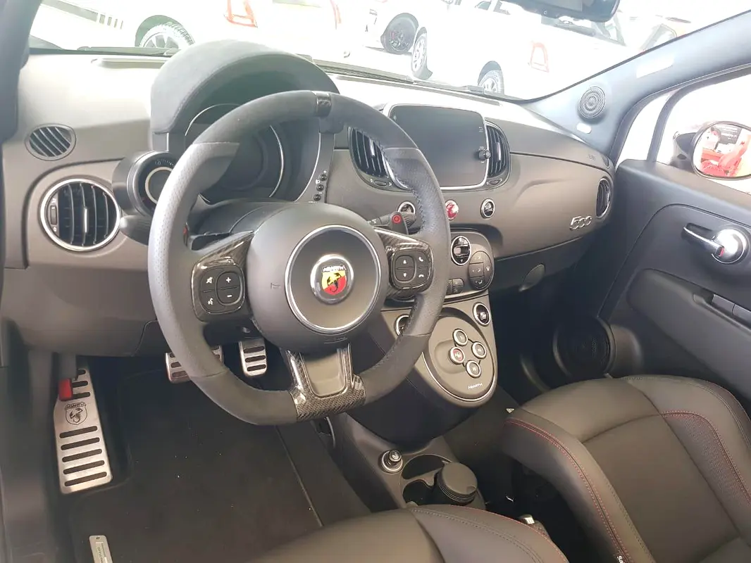 ABARTH 595 Essesse 2020 - photo 4 - Import Émirats | International Cars