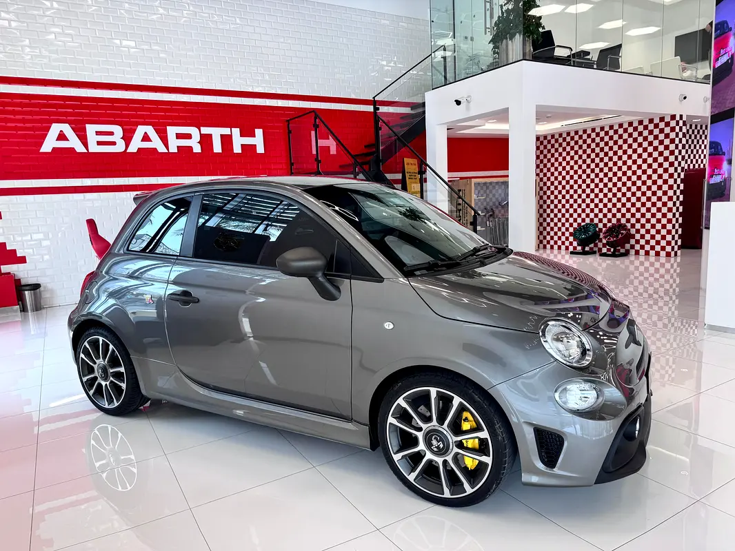 ABARTH 695 Turismo 2024