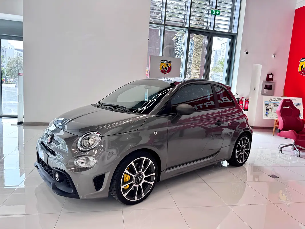 ABARTH 695 Turismo 2024 - photo 3 - Import Émirats | International Cars