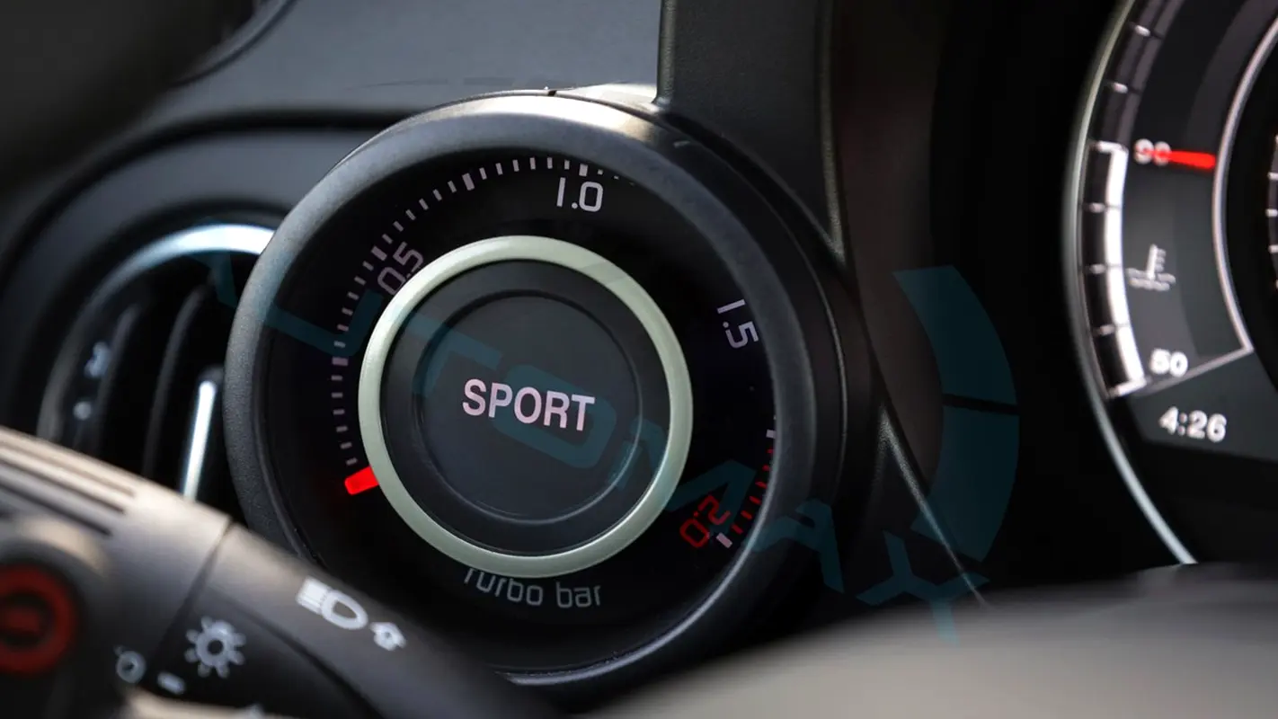 ABARTH 695 Turismo 2023 - photo 10 - Import Émirats | International Cars