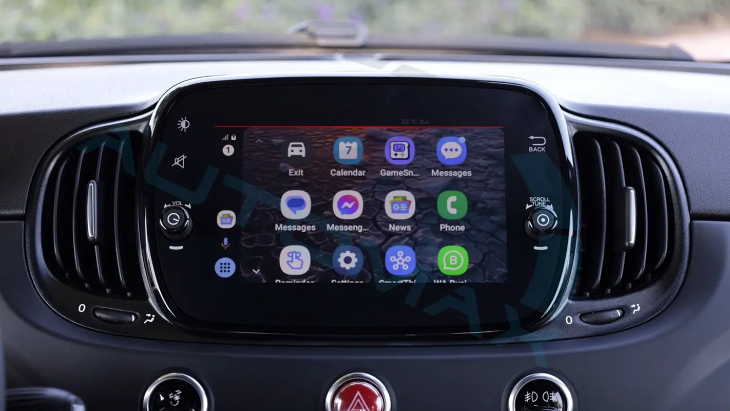 ABARTH 695 Turismo 2023 - photo 11 - Import Émirats | International Cars