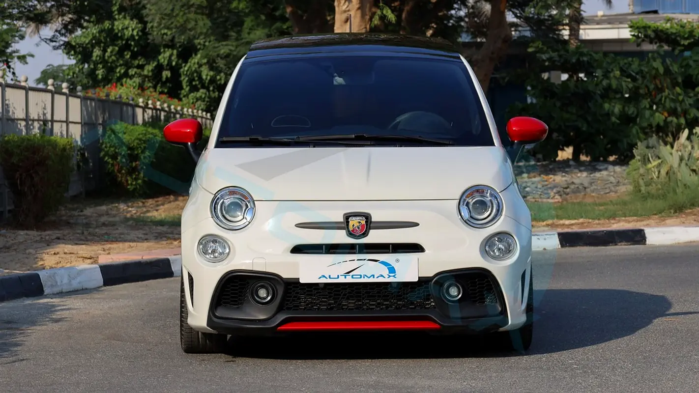 ABARTH 695 Turismo 2023 - photo 3 - Import Émirats | International Cars