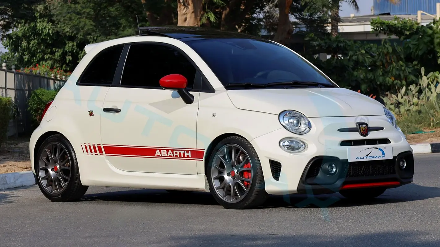 ABARTH 695 Turismo 2023 - photo 4 - Import Émirats | International Cars