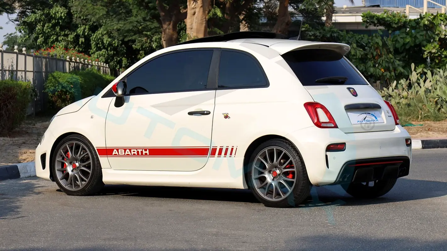 ABARTH 695 Turismo 2023 - photo 5 - Import Émirats | International Cars