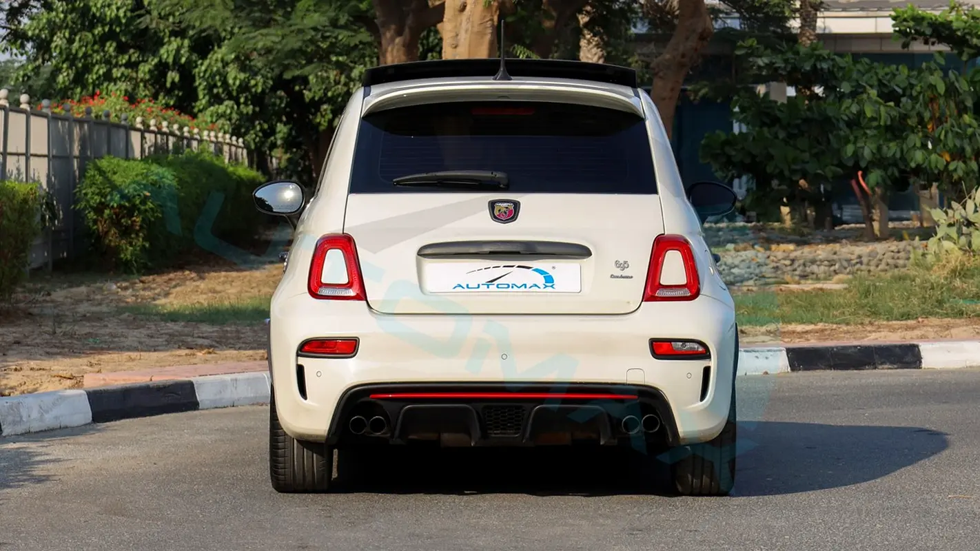 ABARTH 695 Turismo 2023 - photo 6 - Import Émirats | International Cars