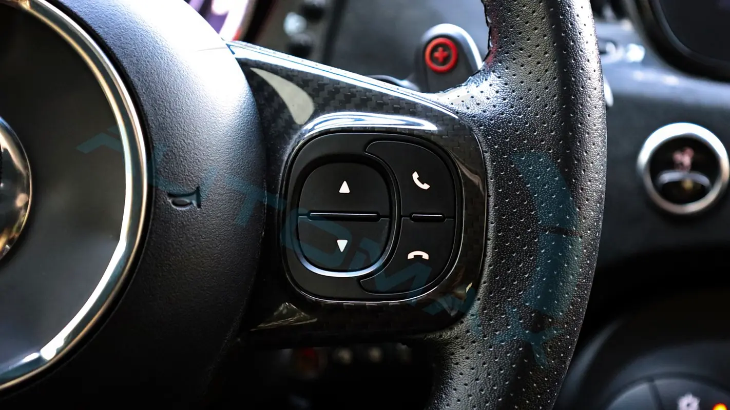 ABARTH 695 Turismo 2023 - photo 8 - Import Émirats | International Cars