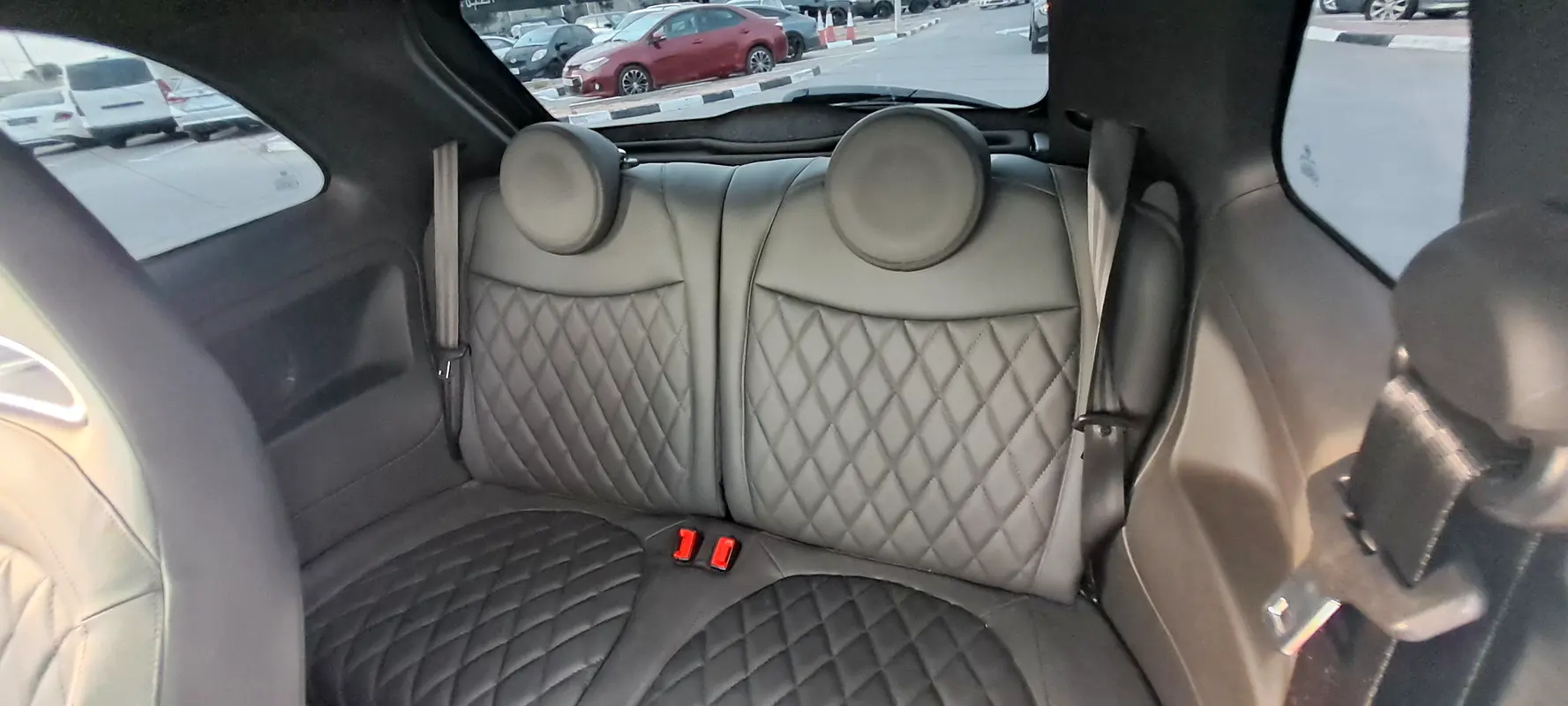 ABARTH 695 Turismo 2023 - photo 12 - Import Émirats | International Cars