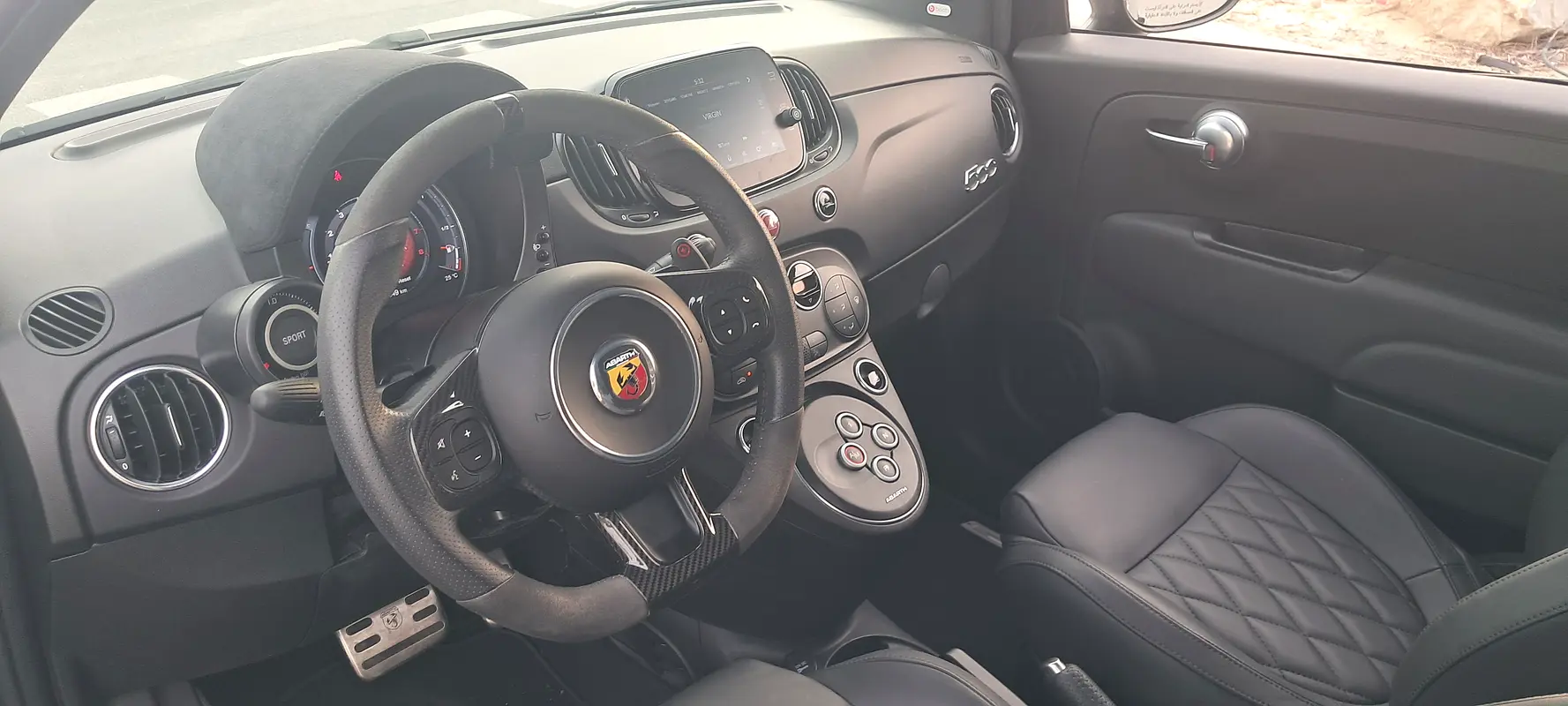 ABARTH 695 Turismo 2023 - photo 9 - Import Émirats | International Cars