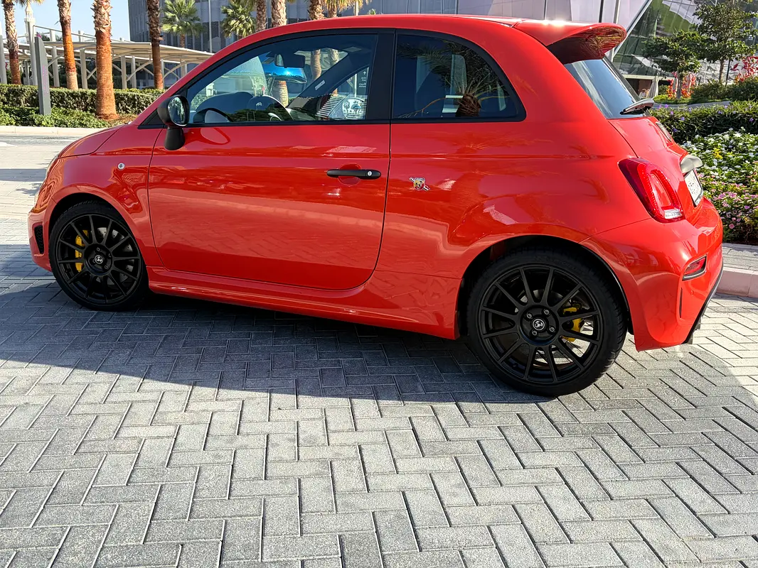 ABARTH 695 Competizione 2024 - photo 4 - Import Émirats | International Cars