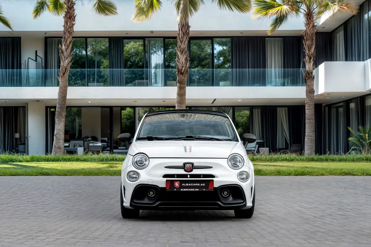 ABARTH 695 Turismo 2022 - photo 4 - Import Émirats | International Cars