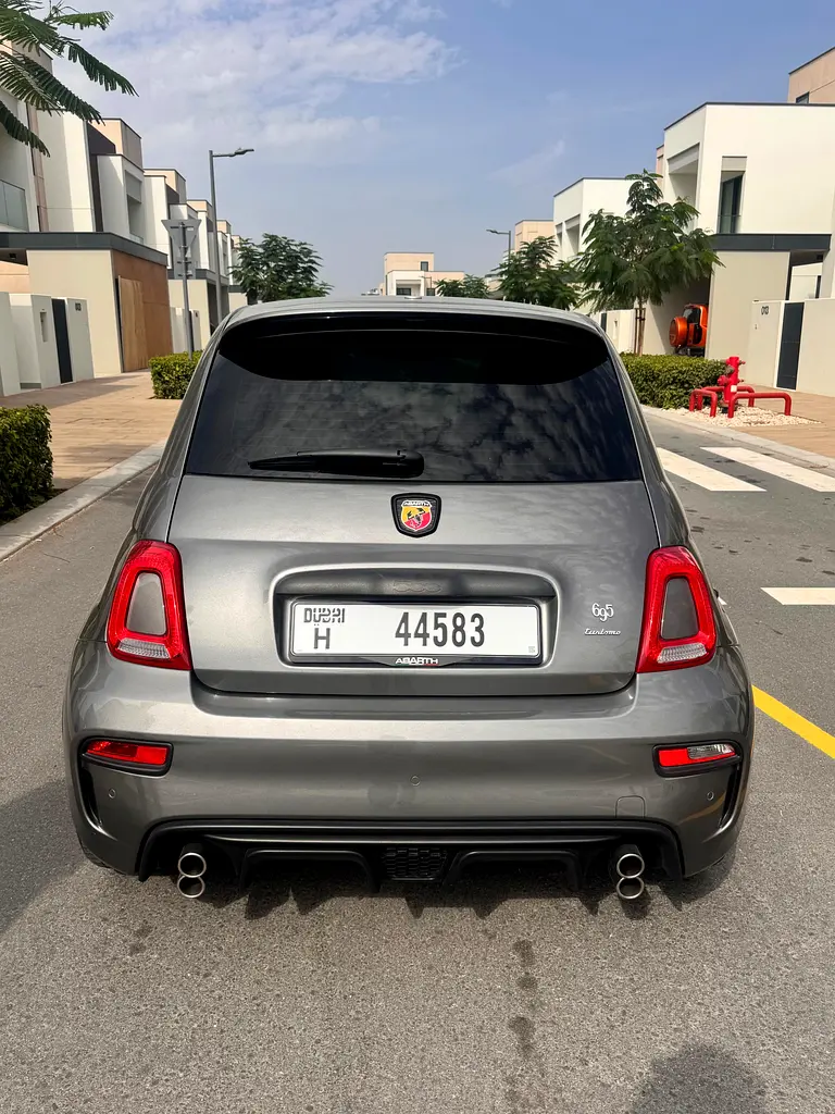 ABARTH 695 Turismo 2024 - photo 10 - Import Émirats | International Cars