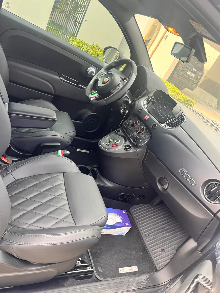 ABARTH 695 Turismo 2024 - photo 6 - Import Émirats | International Cars