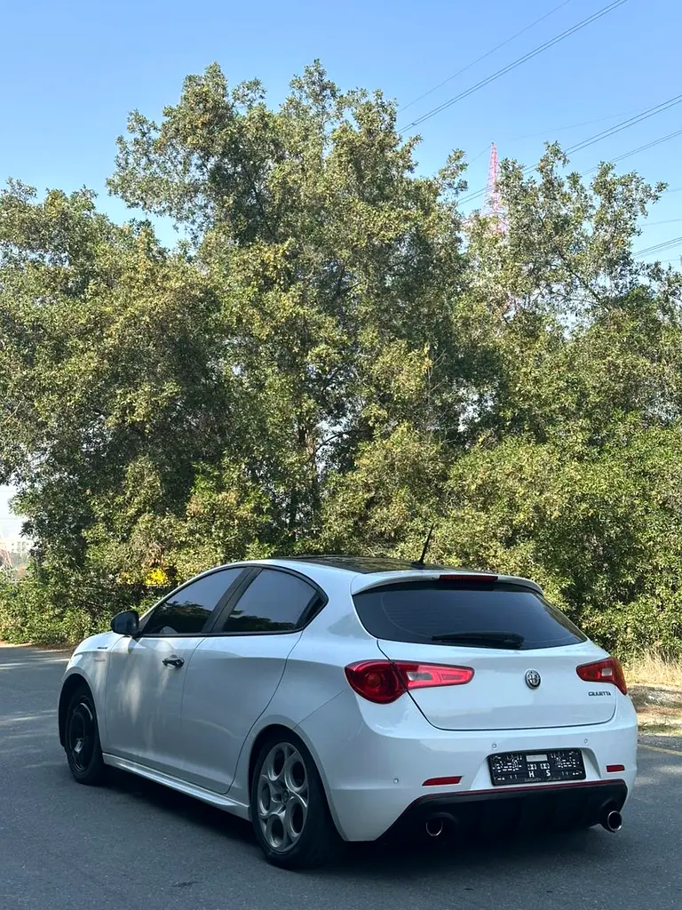 ALFA ROMEO GIULIETTA Veloce 2019 - photo 4 - Import Émirats | International Cars