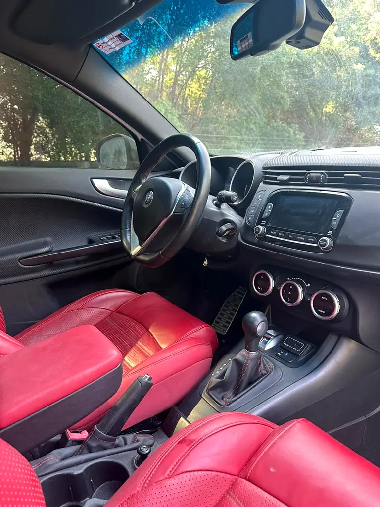 ALFA ROMEO GIULIETTA Veloce 2019 - photo 7 - Import Émirats | International Cars