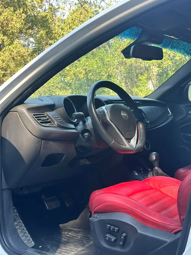 ALFA ROMEO GIULIETTA Veloce 2019 - photo 9 - Import Émirats | International Cars