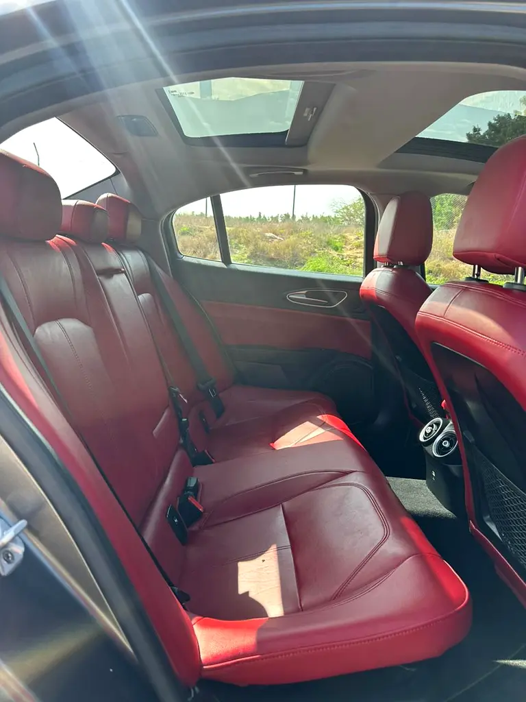 ALFA ROMEO Giulia Super 2019 - photo 11 - Import Émirats | International Cars