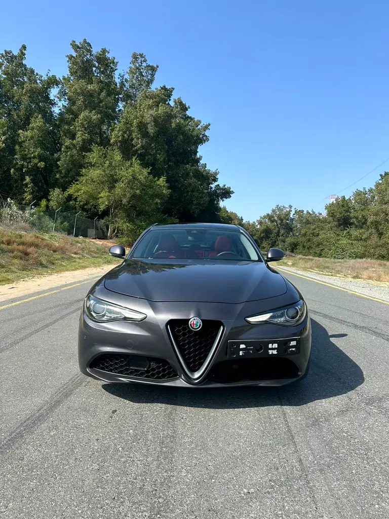 ALFA ROMEO Giulia Super 2019 - photo 2 - Import Émirats | International Cars