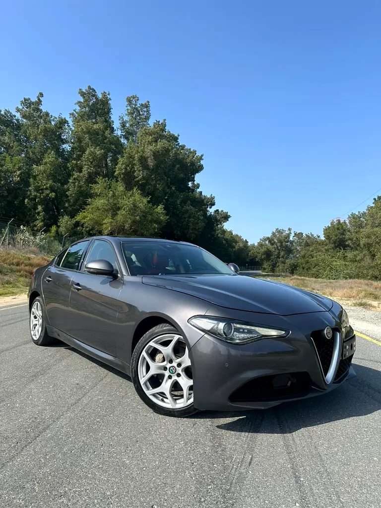 ALFA ROMEO Giulia Super 2019 - photo 3 - Import Émirats | International Cars
