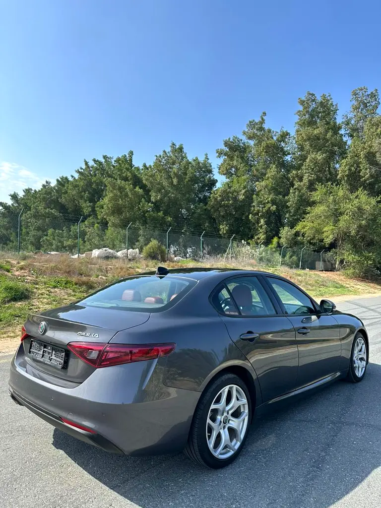 ALFA ROMEO Giulia Super 2019 - photo 4 - Import Émirats | International Cars