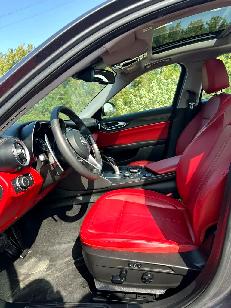 ALFA ROMEO Giulia Super 2019 - photo 7 - Import Émirats | International Cars