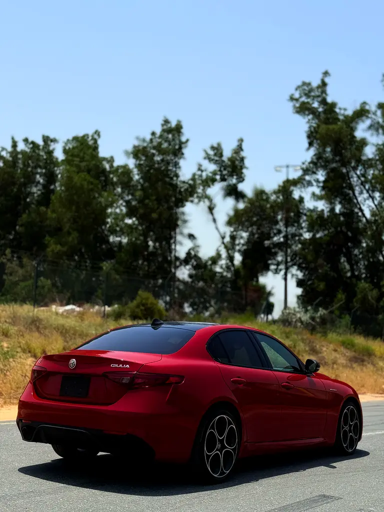 ALFA ROMEO Giulia Veloce 2023 - photo 4 - Import Émirats | International Cars
