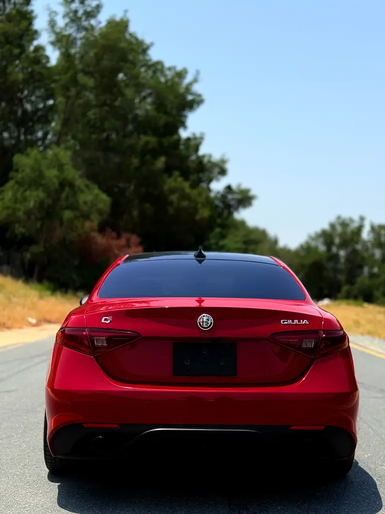 ALFA ROMEO Giulia Veloce 2023 - photo 5 - Import Émirats | International Cars