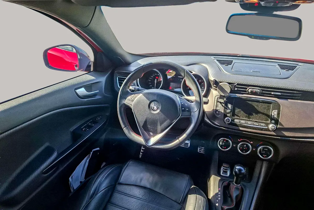 ALFA ROMEO GIULIETTA Veloce 2021 - photo 2 - Import Émirats | International Cars