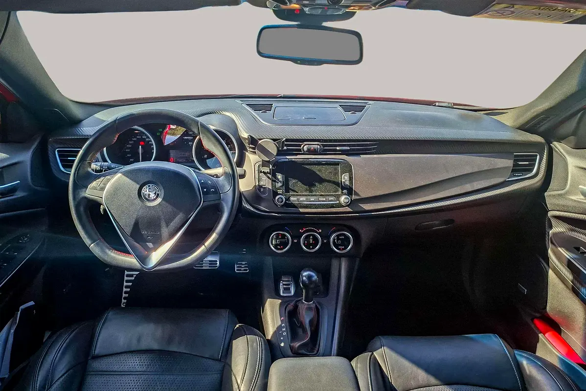 ALFA ROMEO GIULIETTA Veloce 2021 - photo 12 - Import Émirats | International Cars