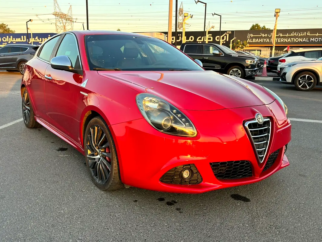 ALFA ROMEO GIULIETTA Turbo Full 2012 - photo 10 - Import Émirats | International Cars