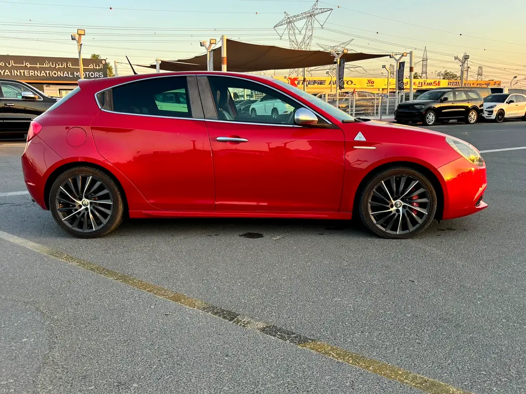 ALFA ROMEO GIULIETTA Turbo Full 2012 - photo 6 - Import Émirats | International Cars