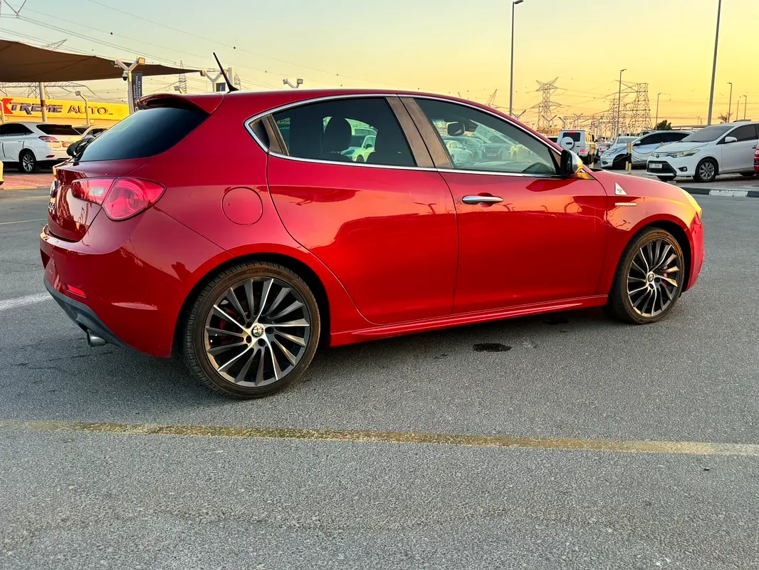 ALFA ROMEO GIULIETTA Turbo Full 2012 - photo 7 - Import Émirats | International Cars