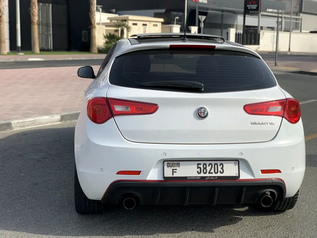 ALFA ROMEO GIULIETTA Veloce 2020 - photo 8 - Import Émirats | International Cars