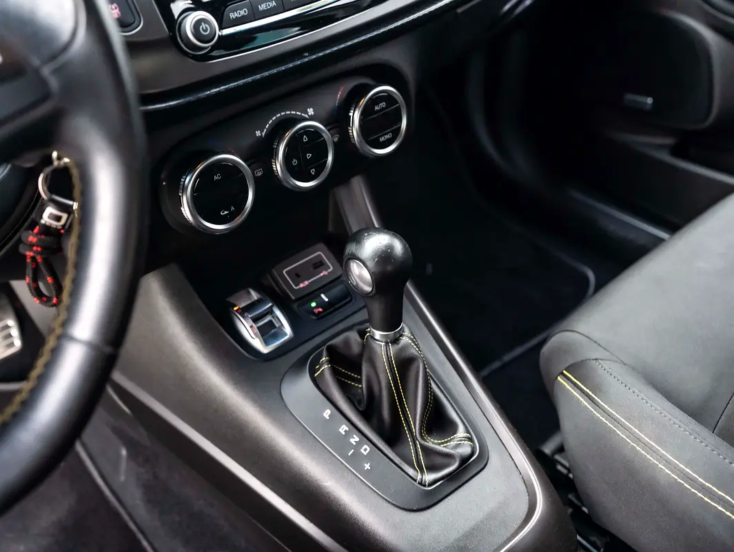 ALFA ROMEO GIULIETTA Veloce 2021 - photo 10 - Import Émirats | International Cars