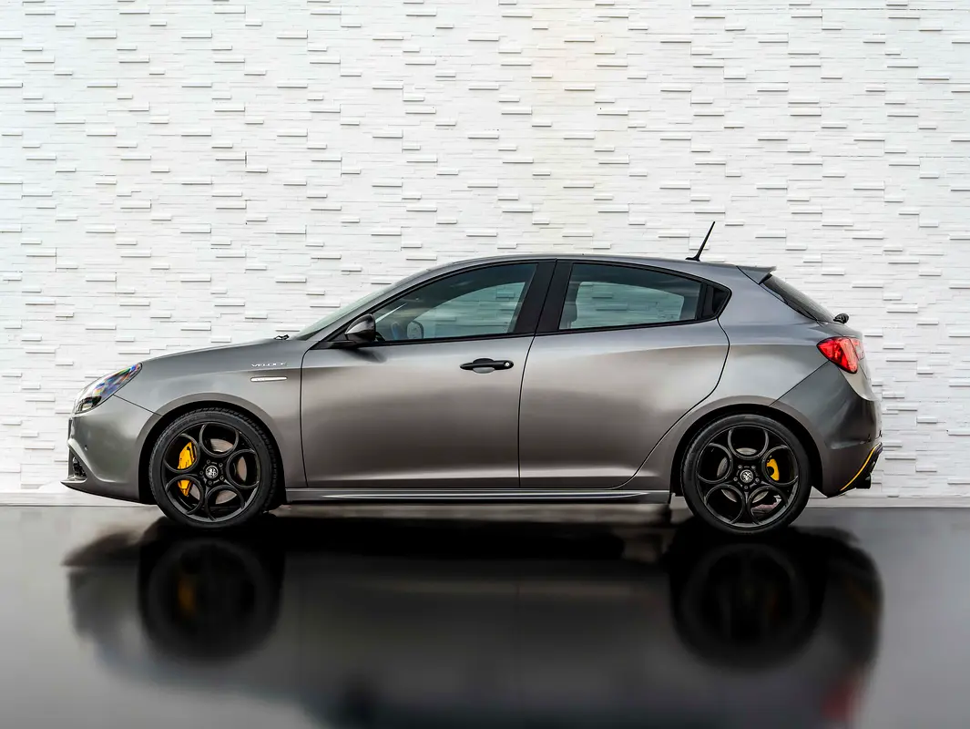 ALFA ROMEO GIULIETTA Veloce 2021 - photo 8 - Import Émirats | International Cars