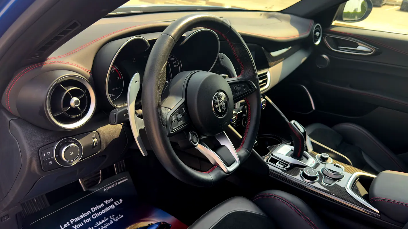 ALFA ROMEO Giulia Estrema 2023 - photo 9 - Import Émirats | International Cars