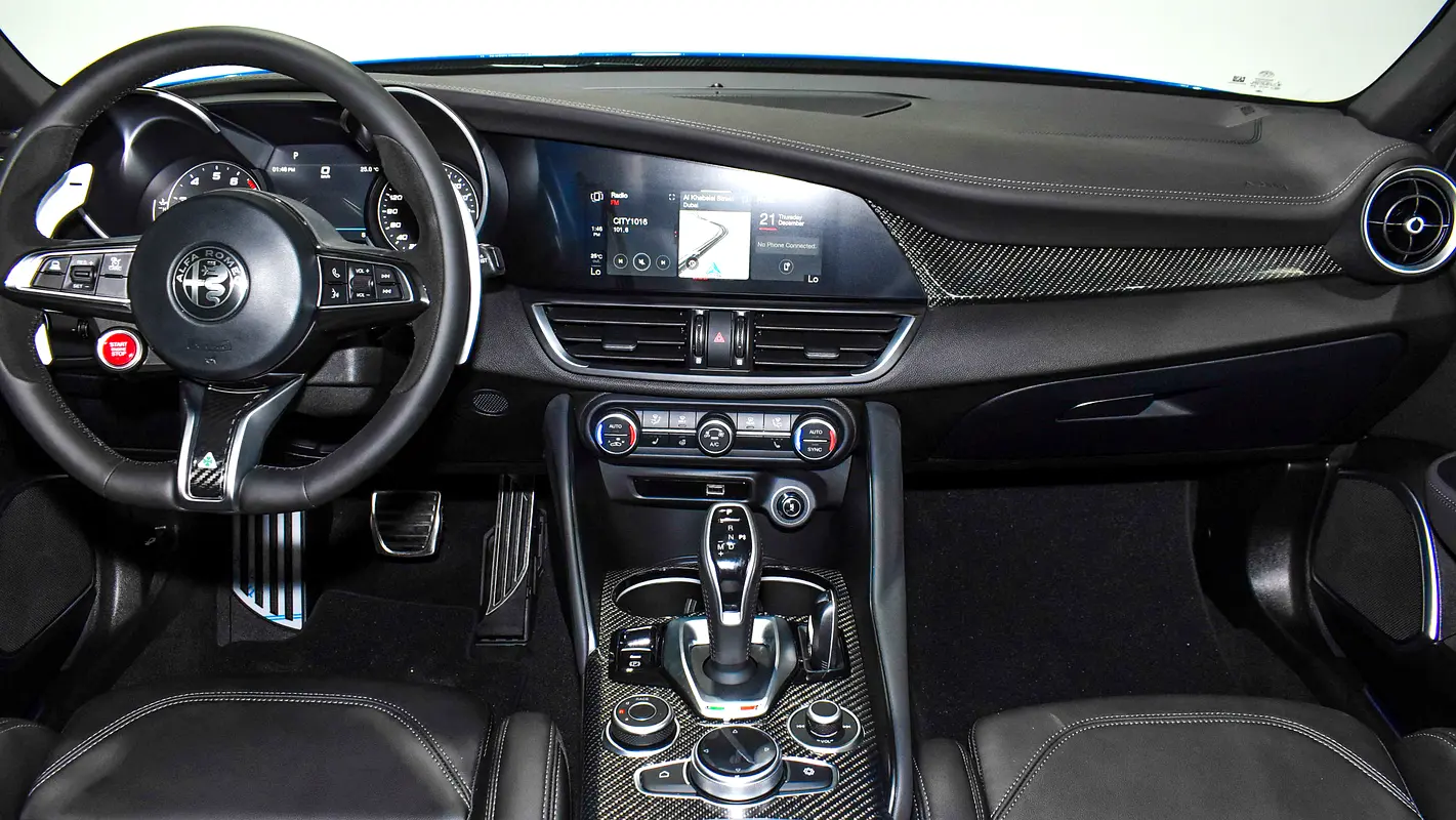 ALFA ROMEO Giulia Quadrifoglio 2023 - photo 9 - Import Émirats | International Cars