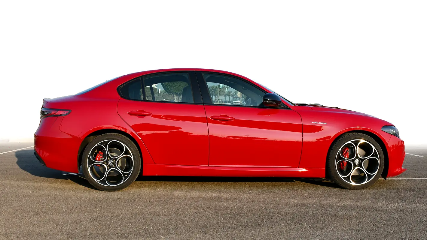 ALFA ROMEO Giulia Veloce 2024 - photo 4 - Import Émirats | International Cars