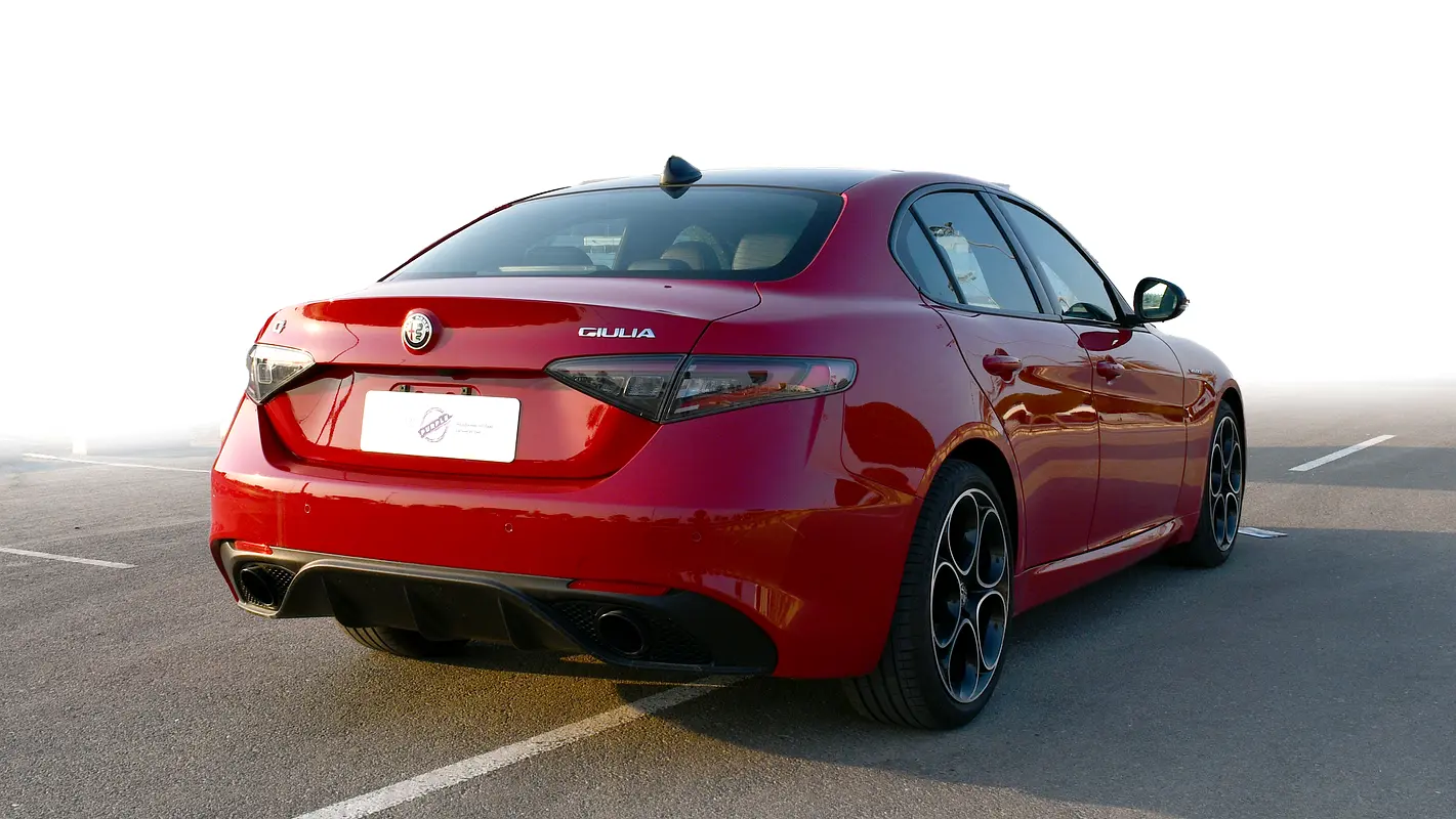 ALFA ROMEO Giulia Veloce 2024 - photo 9 - Import Émirats | International Cars