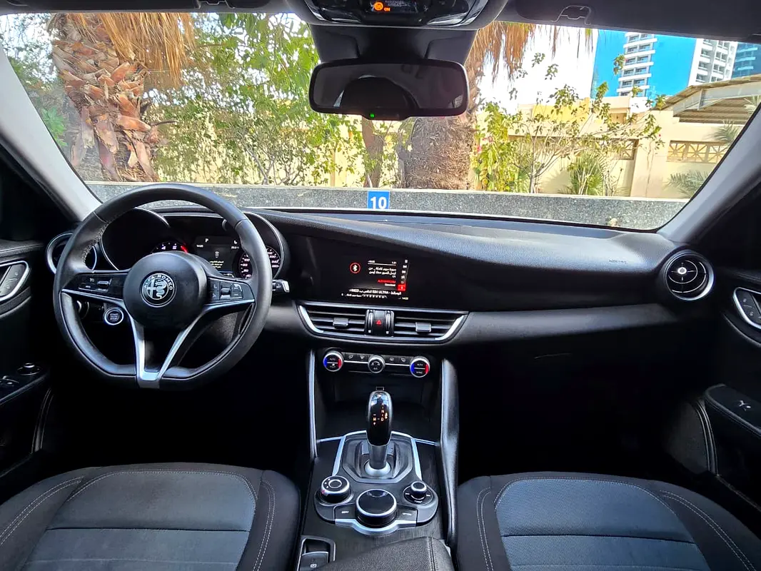 ALFA ROMEO Giulia Super 2018 - photo 10 - Import Émirats | International Cars