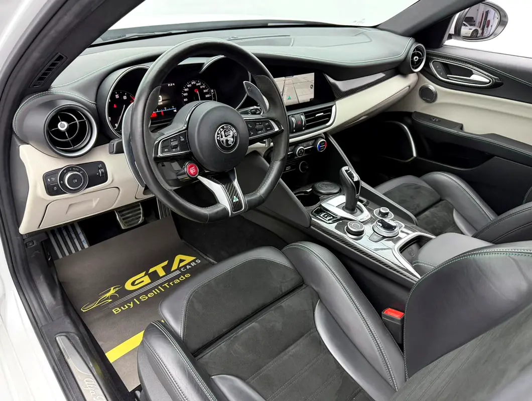 ALFA ROMEO Giulia Quadrifoglio 2020 - photo 11 - Import Émirats | International Cars