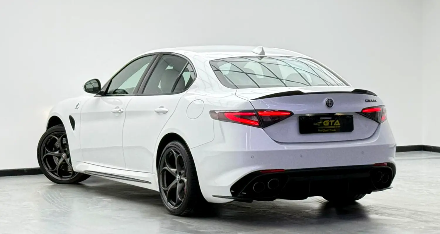 ALFA ROMEO Giulia Quadrifoglio 2020 - photo 4 - Import Émirats | International Cars