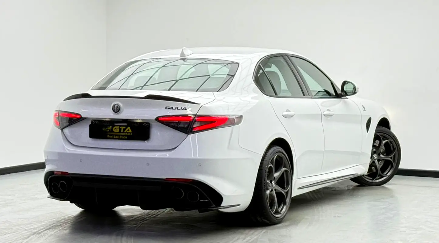 ALFA ROMEO Giulia Quadrifoglio 2020 - photo 6 - Import Émirats | International Cars